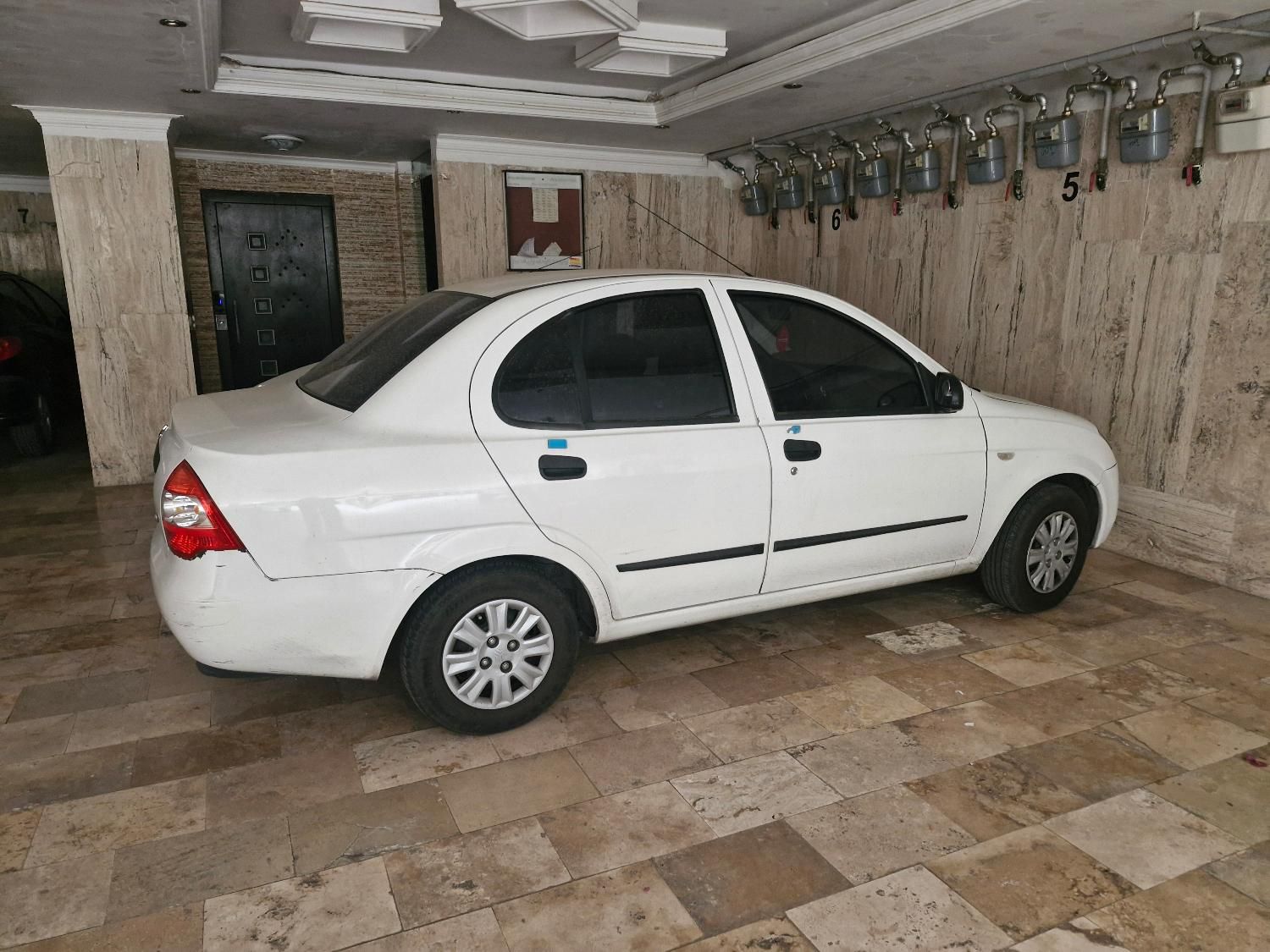 تیبا صندوق دار LX - 1390