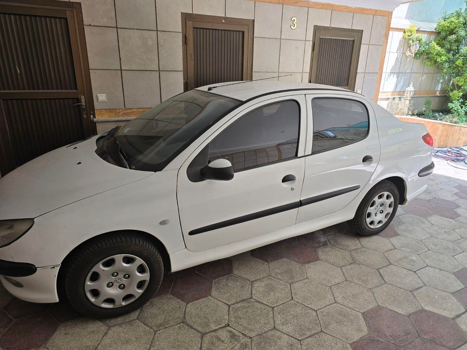 پژو ۲۰۶ صندوق دار v8 - 1398