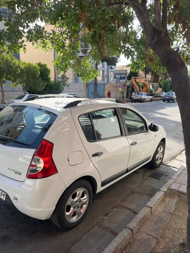 رنو ساندرو دنده ای - 1395