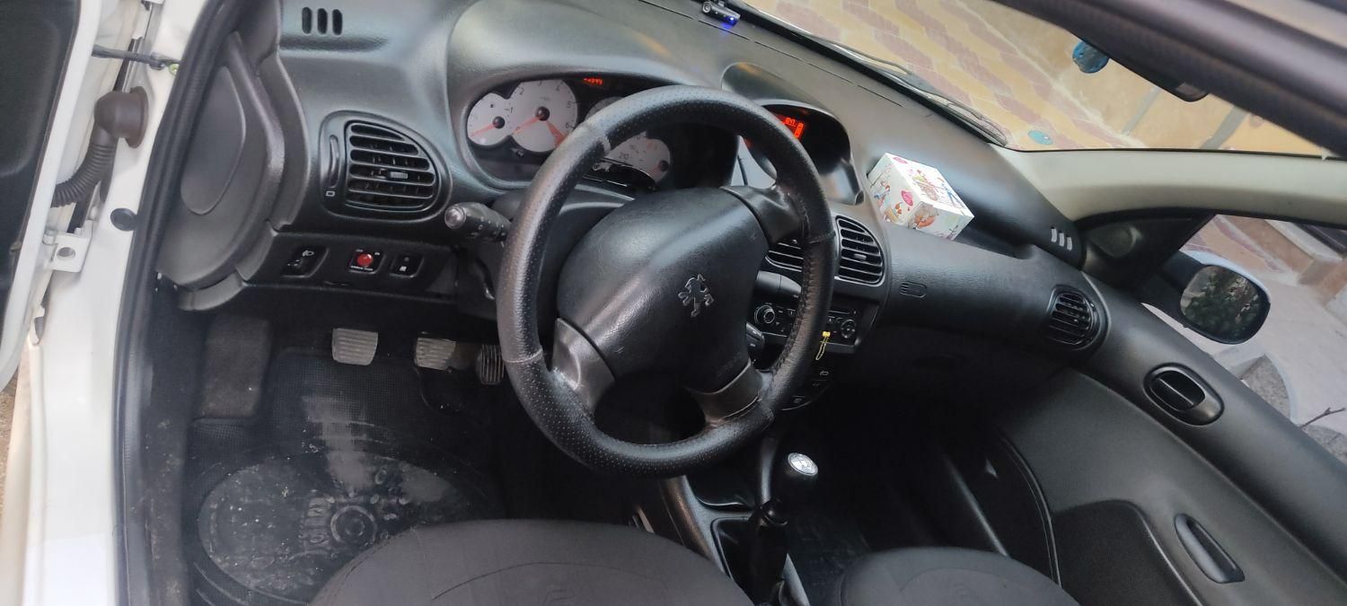 پژو ۲۰۶ صندوق دار v8 - 1398