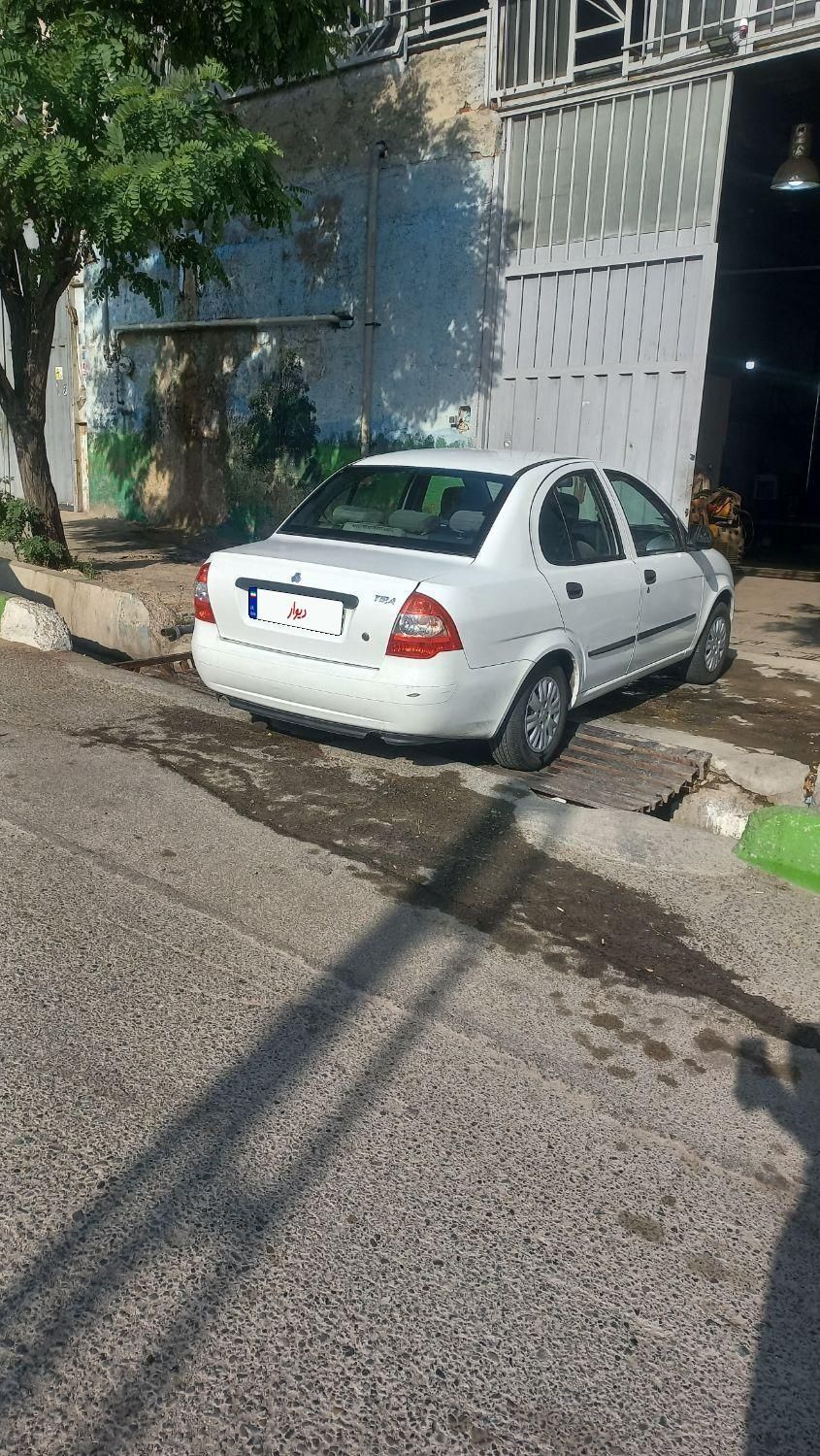 تیبا صندوق دار SX - 1401