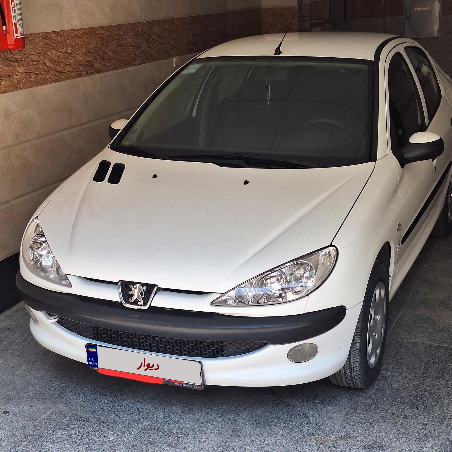 پژو ۲۰۶ صندوق دار v8 - 1392