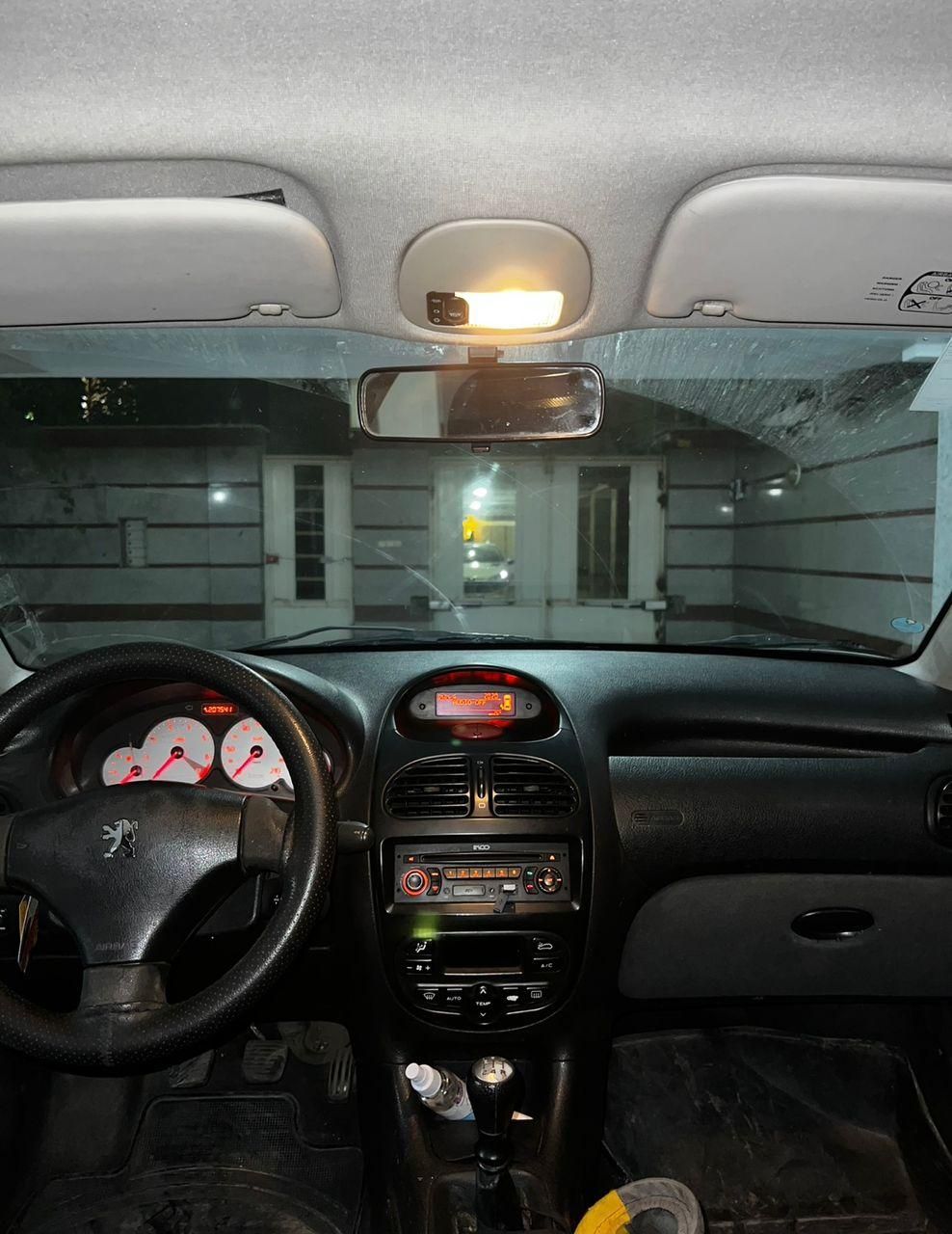 پژو ۲۰۶ صندوق دار v8 - 1395