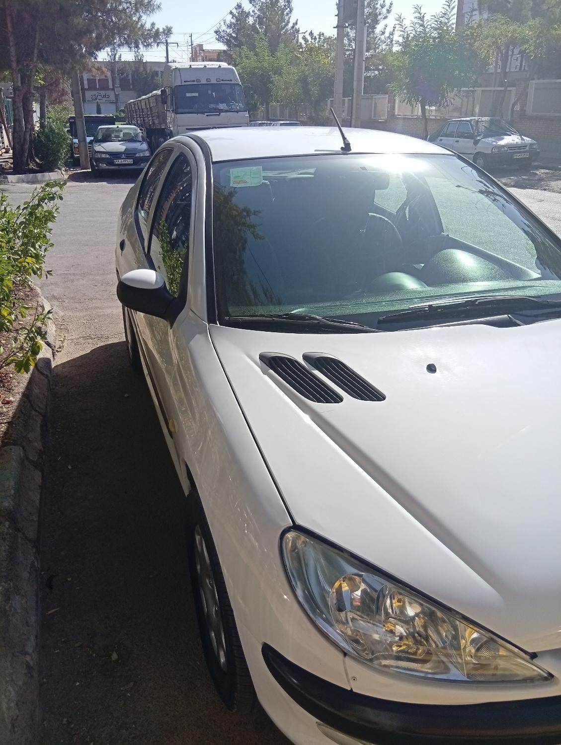پژو ۲۰۶ صندوق دار v8 - 1397