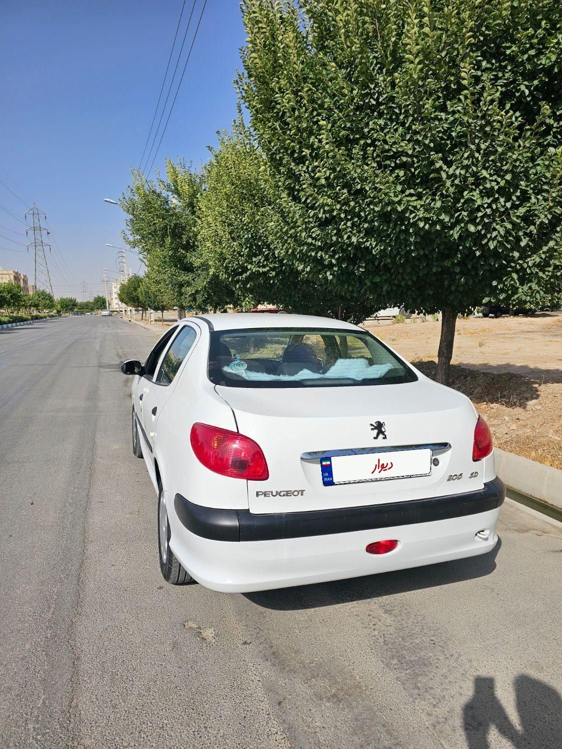 پژو ۲۰۶ صندوق دار v8 - 1399