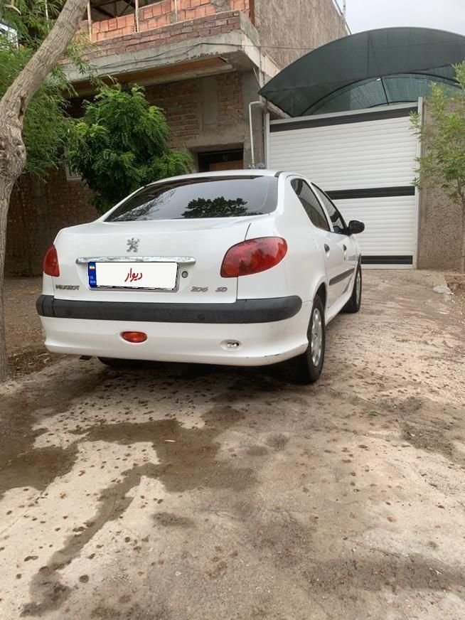 پژو ۲۰۶ صندوق دار v8 - 1393