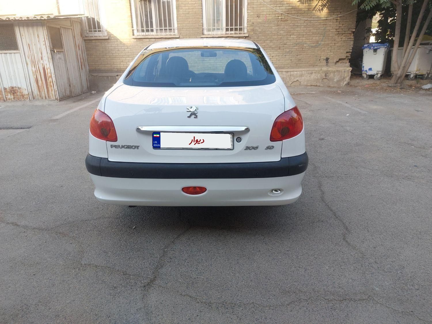 پژو ۲۰۶ صندوق دار v8 - 1393