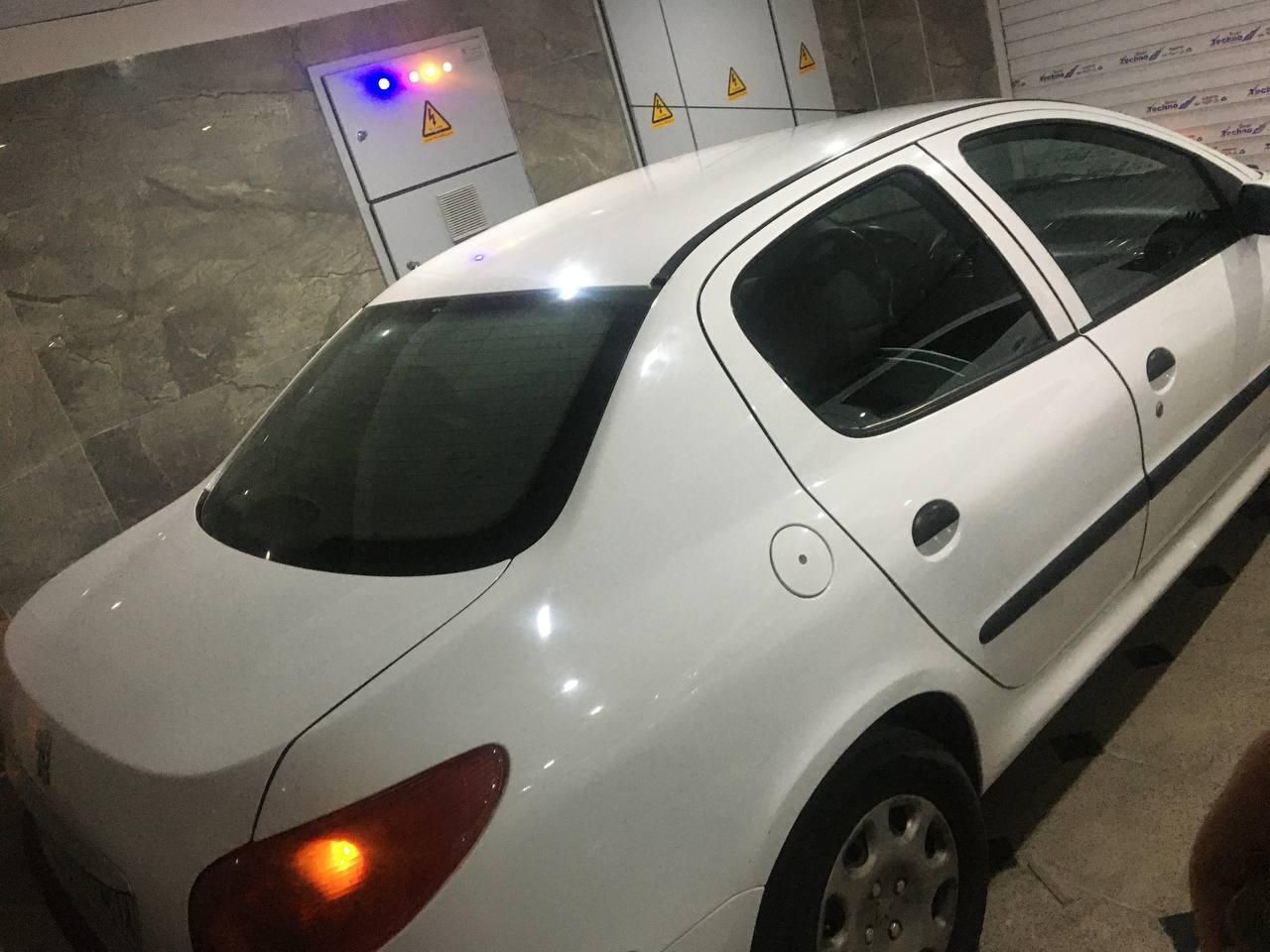 پژو ۲۰۶ صندوق دار v8 - 1396