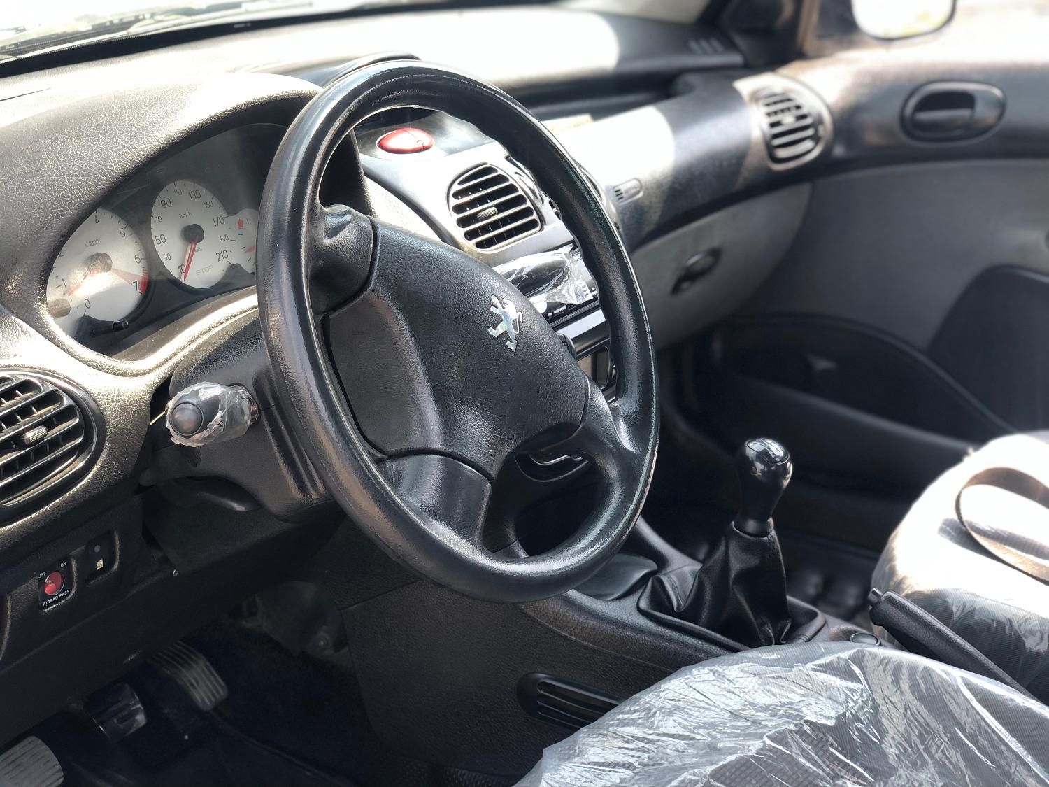 پژو ۲۰۶ صندوق دار v8 - 1395