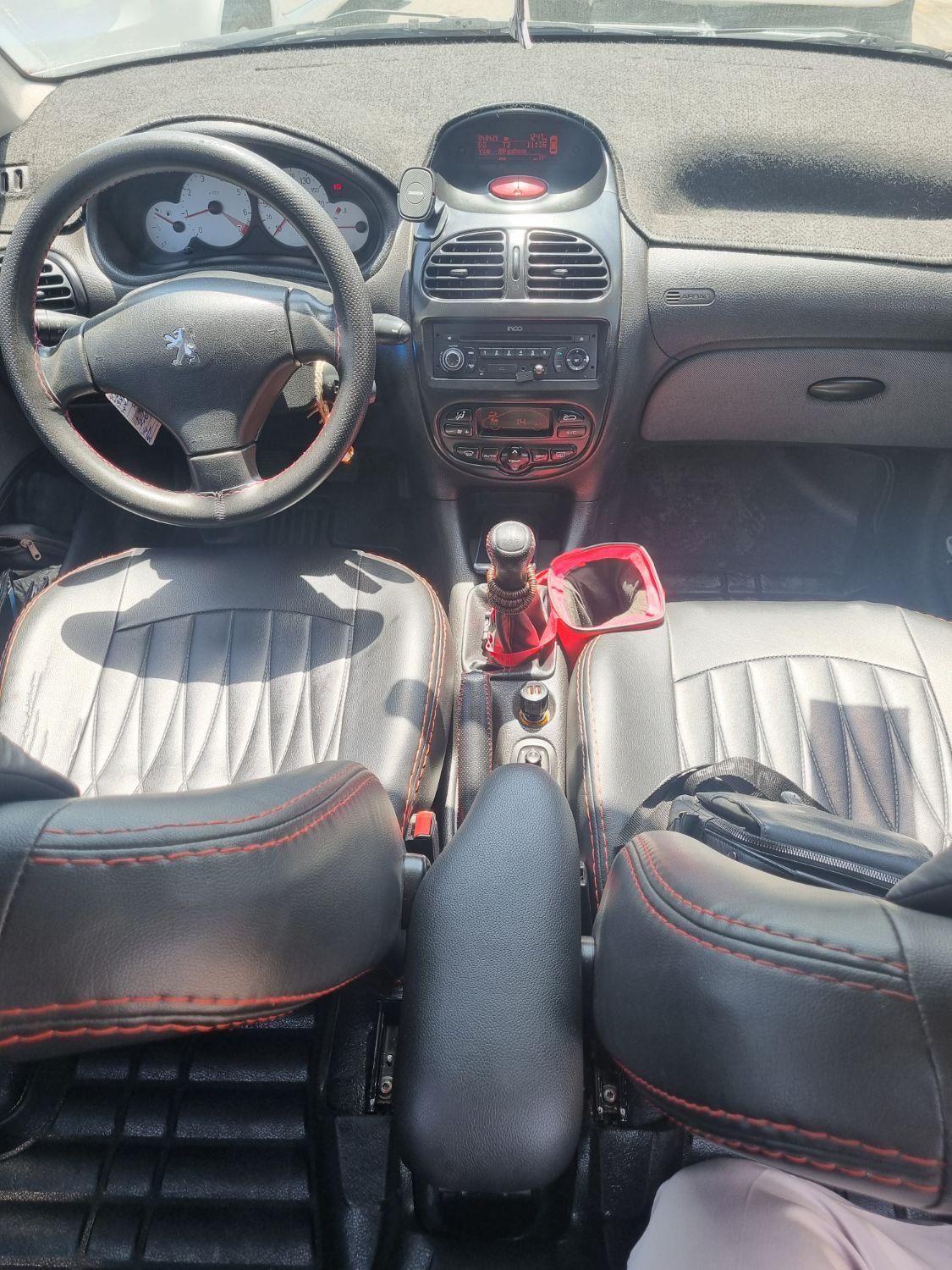 پژو ۲۰۶ صندوق دار v8 - 1394