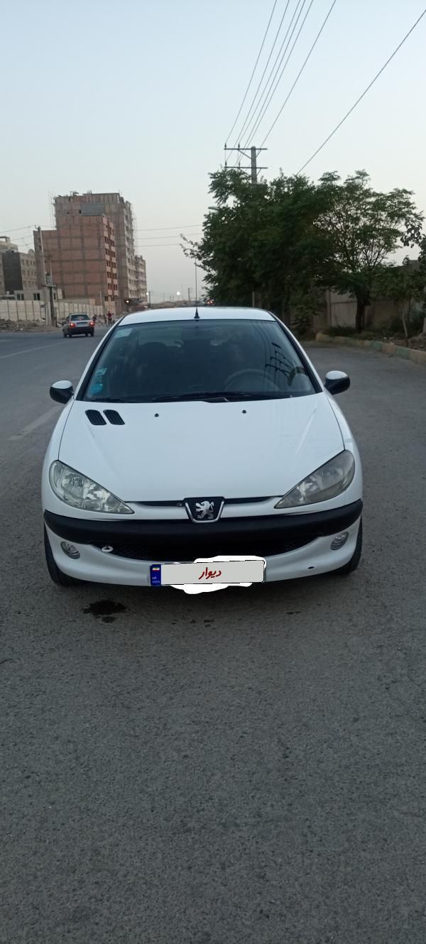 پژو ۲۰۶ صندوق دار v8 - 1392