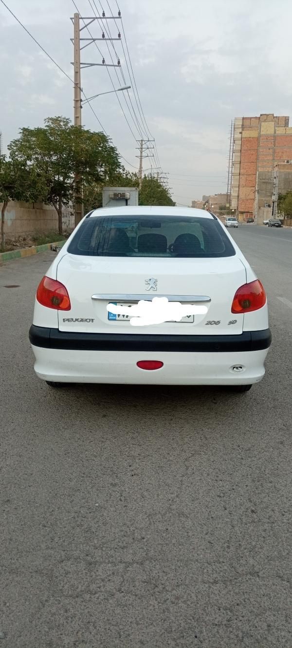 پژو ۲۰۶ صندوق دار v8 - 1392