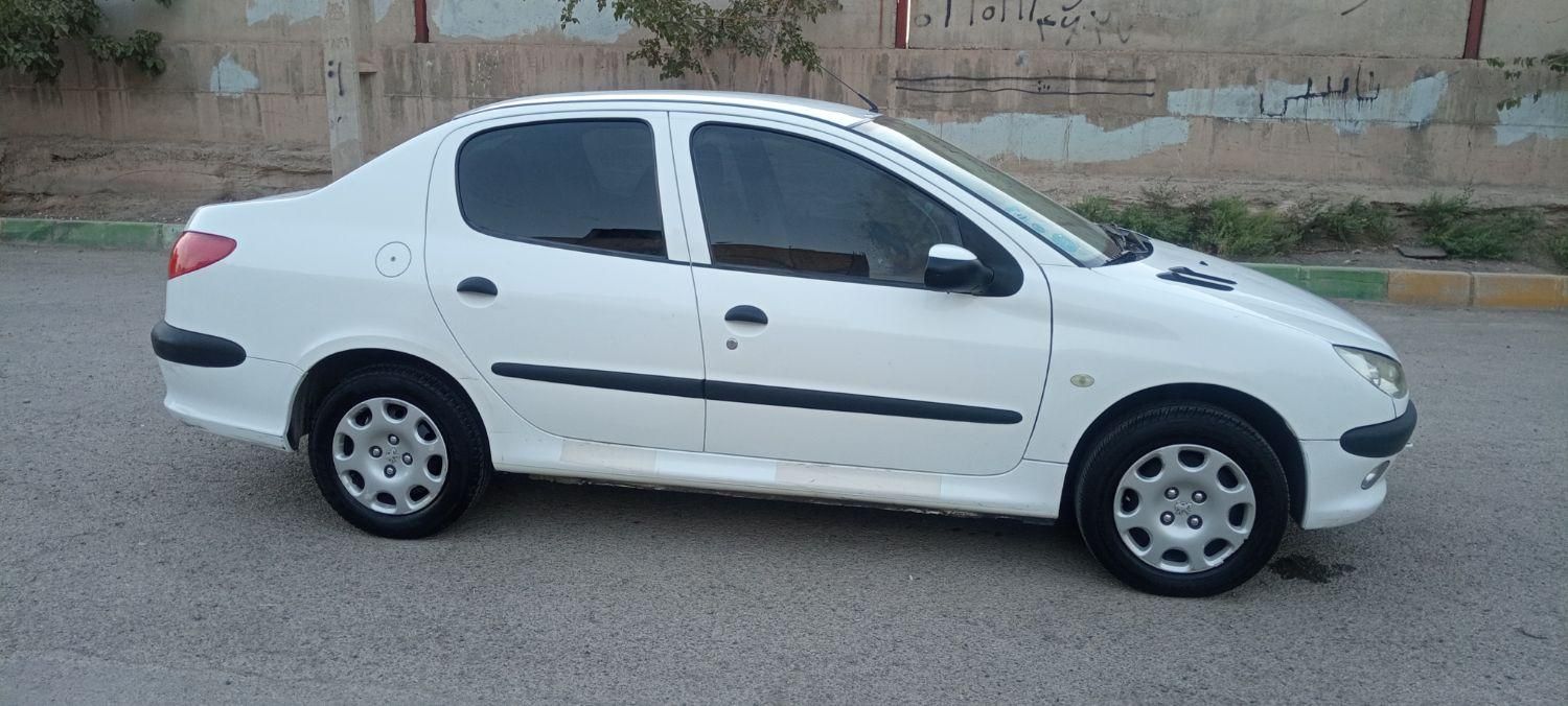 پژو ۲۰۶ صندوق دار v8 - 1392