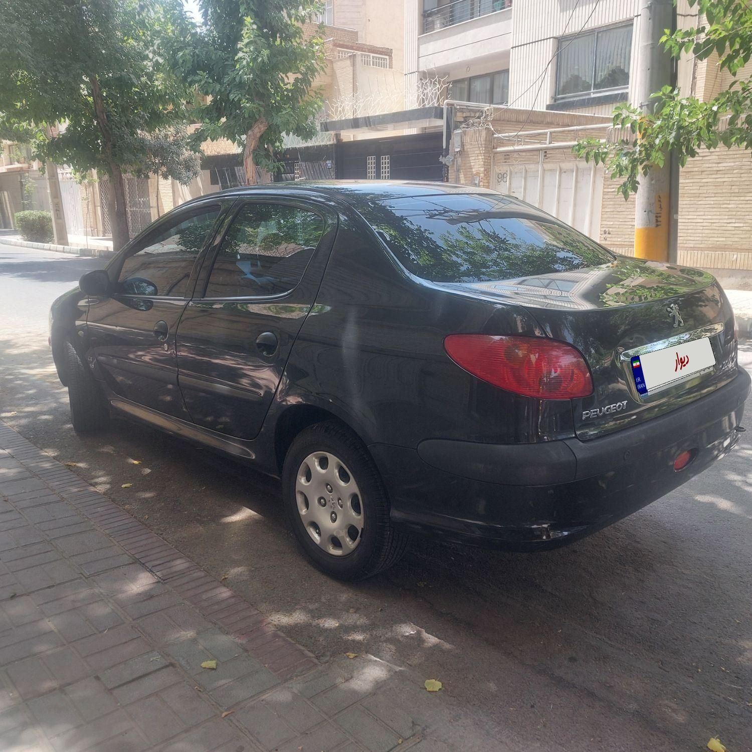 پژو ۲۰۶ صندوق دار v8 - 1394