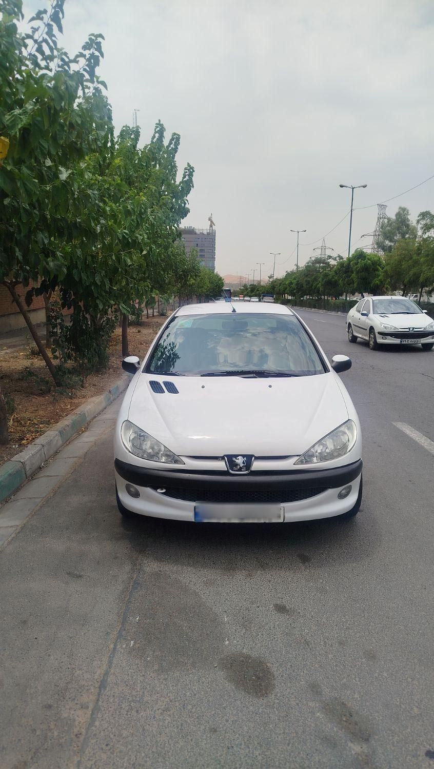پژو ۲۰۶ صندوق دار v8 - 1394