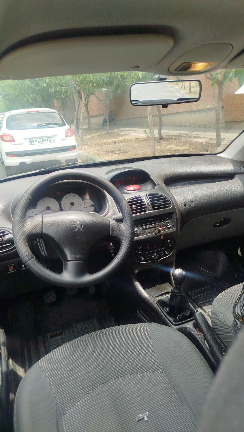 پژو ۲۰۶ صندوق دار v8 - 1394