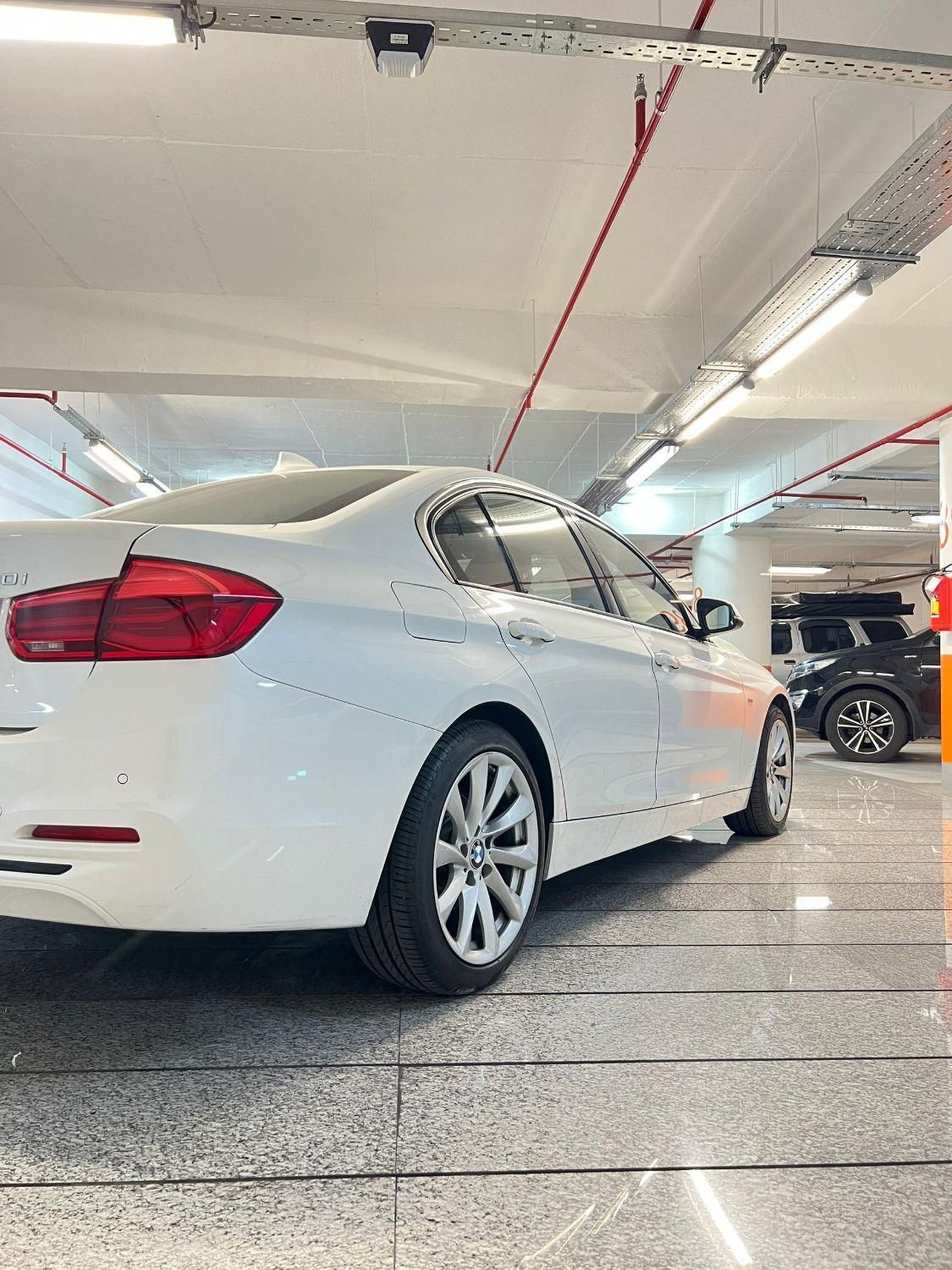 ب ام و سری 3 سدان 320i - 2018