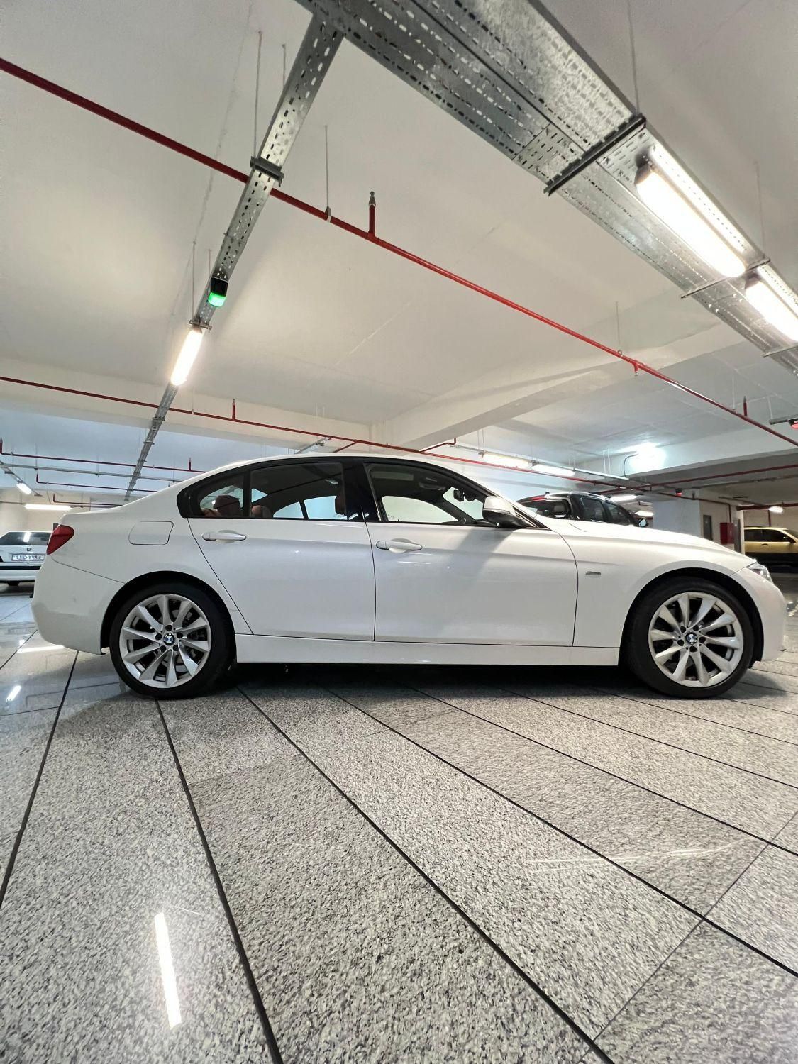 ب ام و سری 3 سدان 320i - 2018