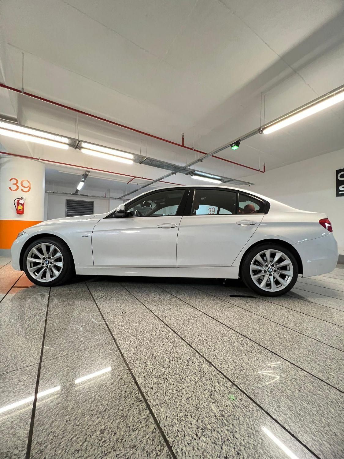 ب ام و سری 3 سدان 320i - 2018