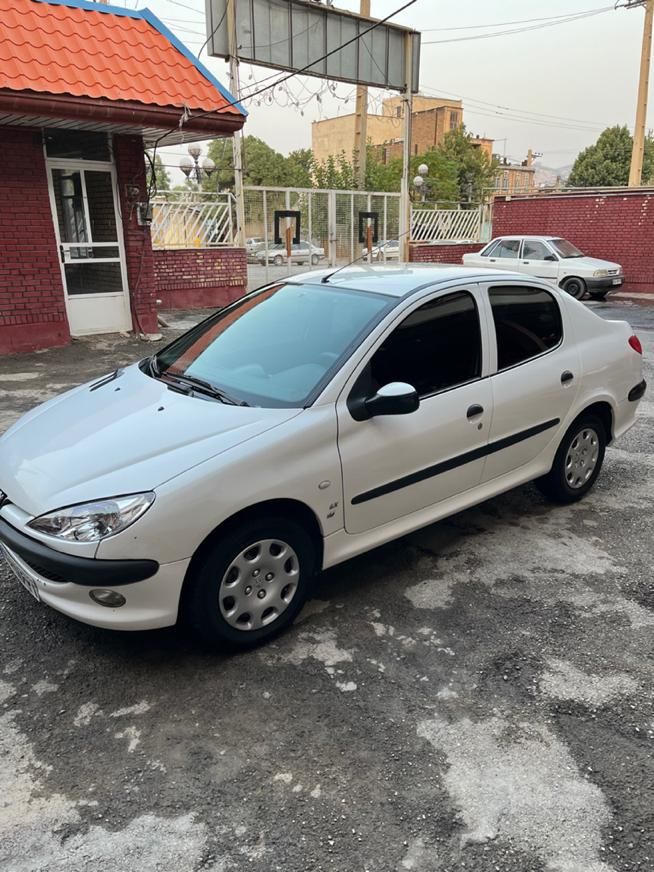 پژو ۲۰۶ صندوق دار v8 - 1396
