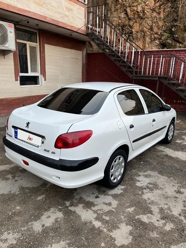پژو ۲۰۶ صندوق دار v8 - 1396