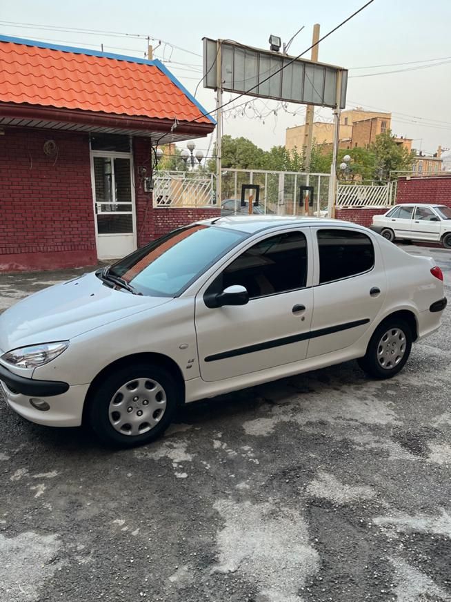 پژو ۲۰۶ صندوق دار v8 - 1396