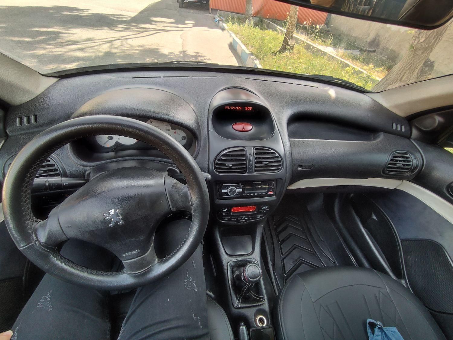 پژو ۲۰۶ صندوق دار v8 - 1386