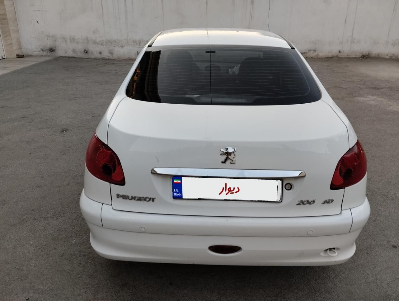 پژو ۲۰۶ صندوق دار v8 - 1395