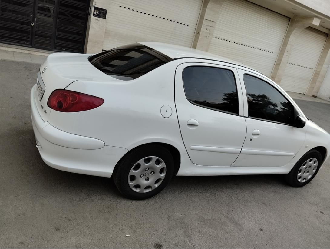 پژو ۲۰۶ صندوق دار v8 - 1395