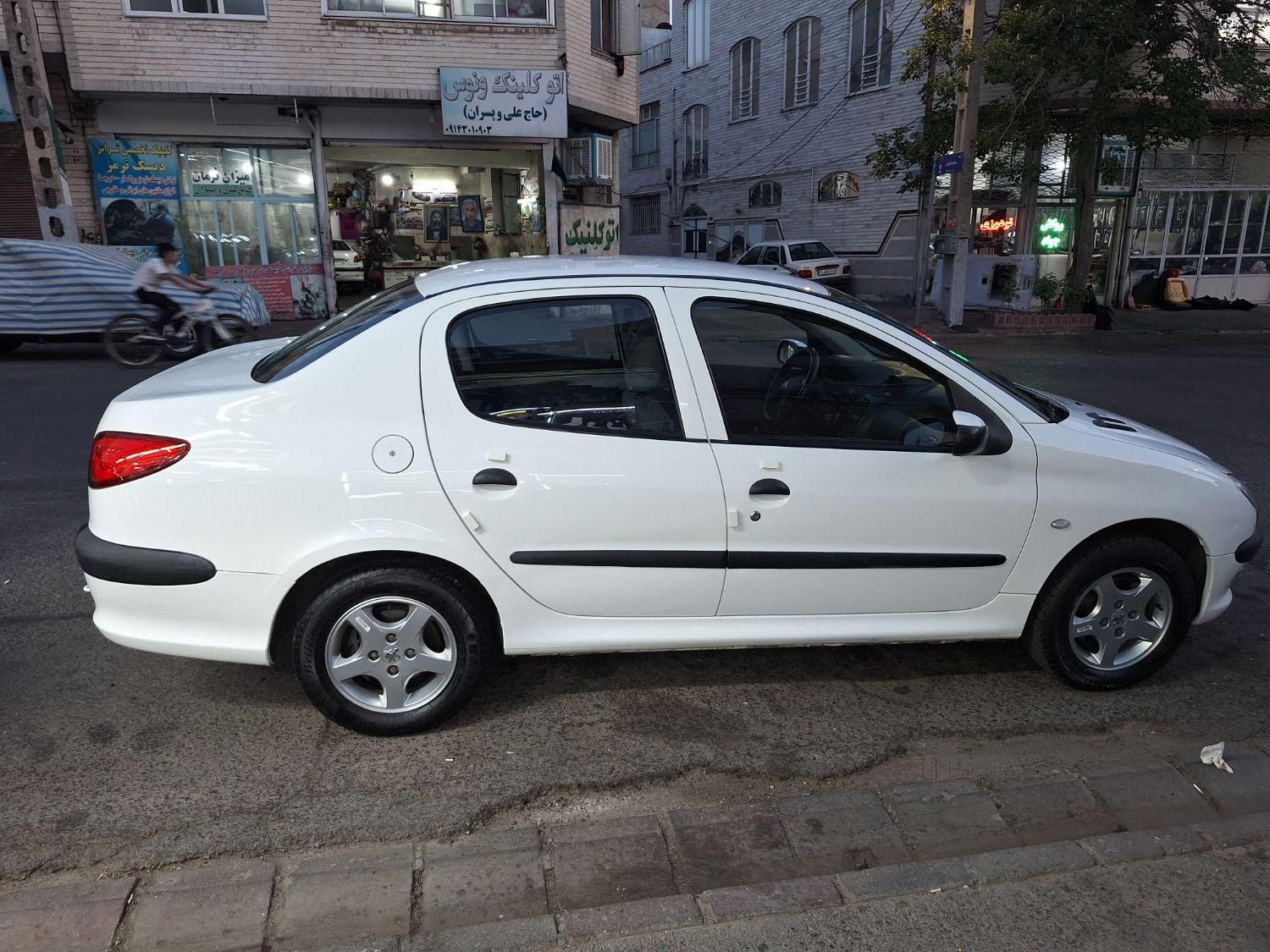 پژو ۲۰۶ صندوق دار v8 - 1398