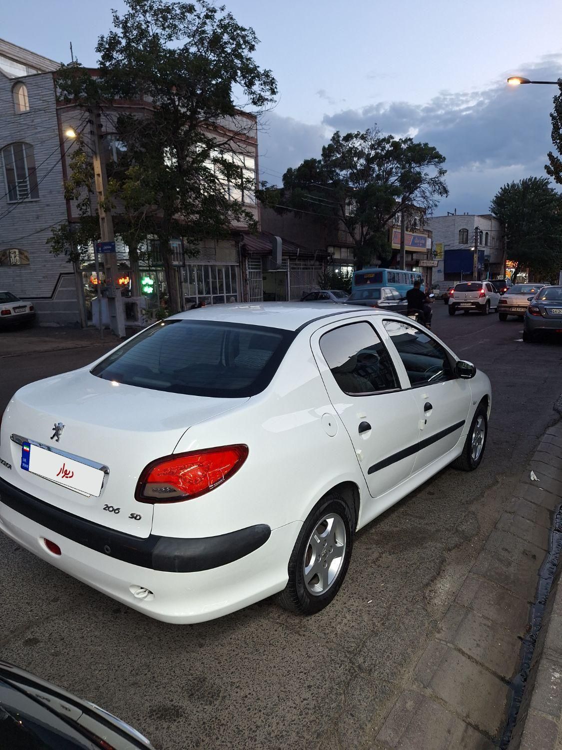 پژو ۲۰۶ صندوق دار v8 - 1398