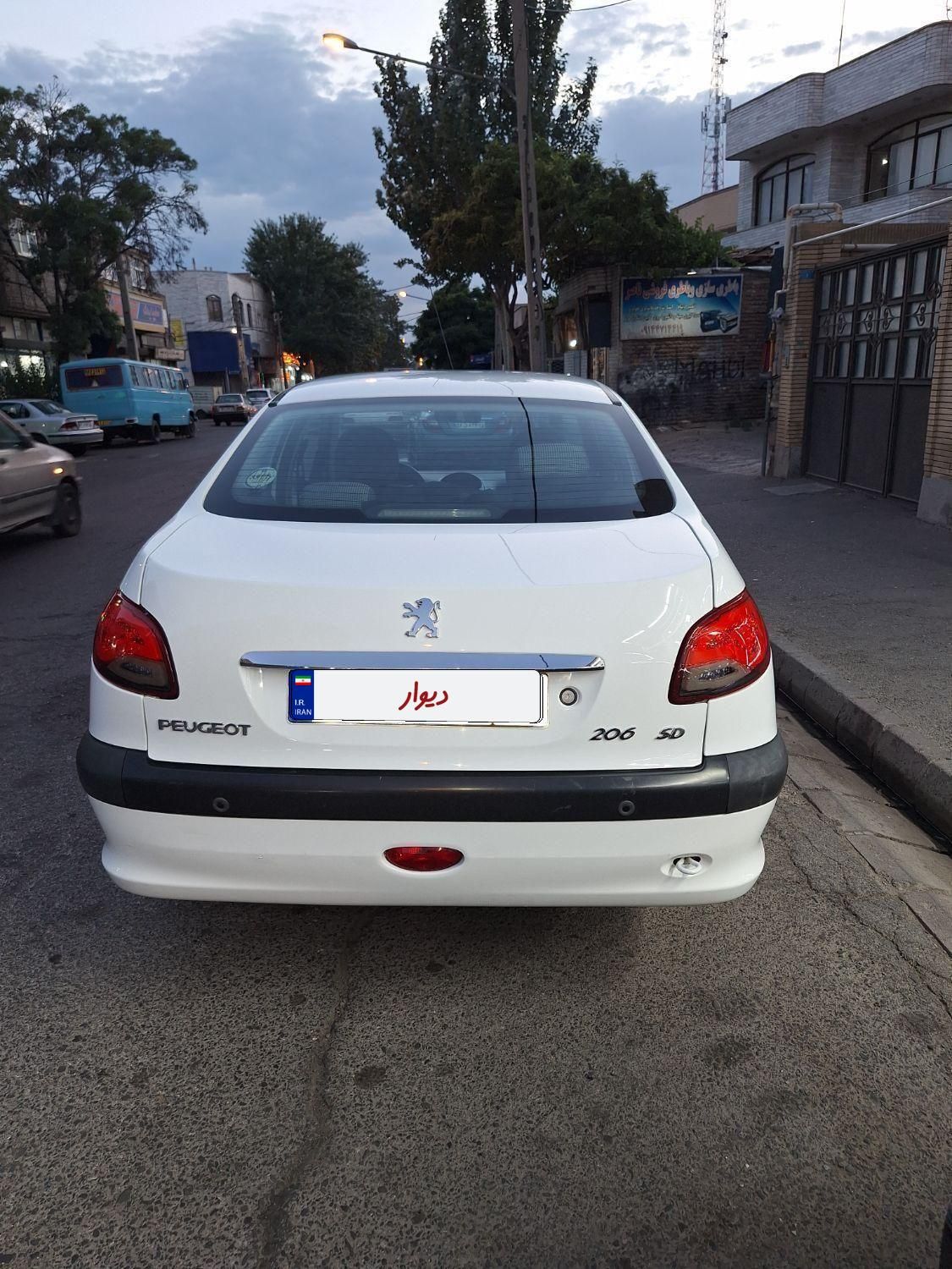 پژو ۲۰۶ صندوق دار v8 - 1398