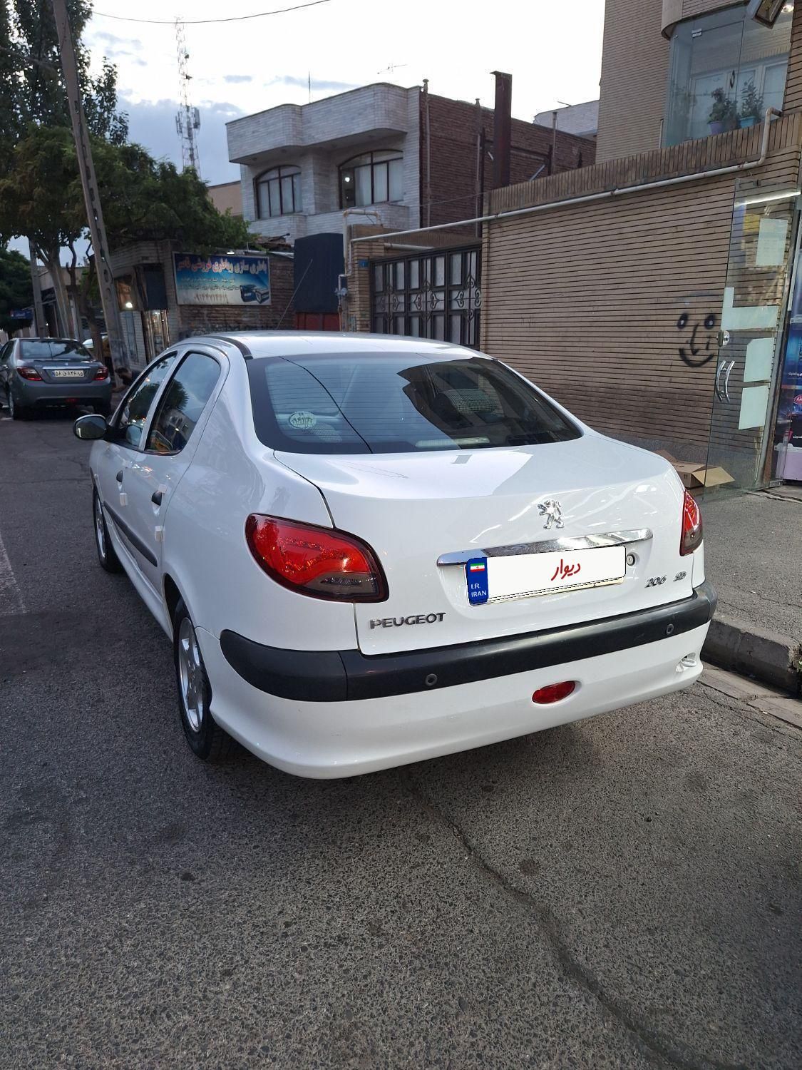 پژو ۲۰۶ صندوق دار v8 - 1398