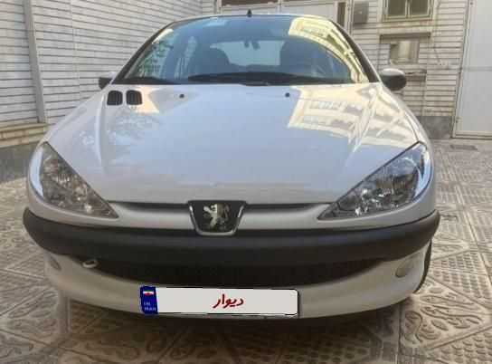 پژو ۲۰۶ صندوق دار v8 - 1395