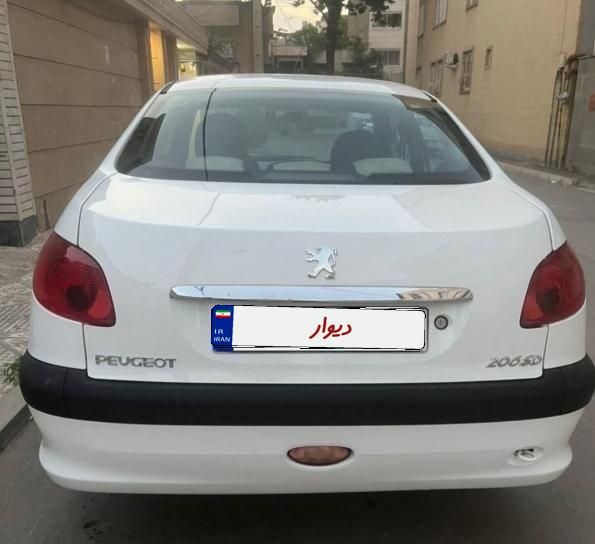 پژو ۲۰۶ صندوق دار v8 - 1395
