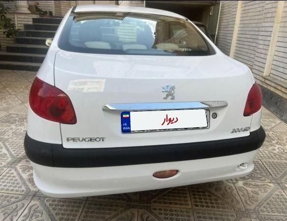 پژو ۲۰۶ صندوق دار v8 - 1395