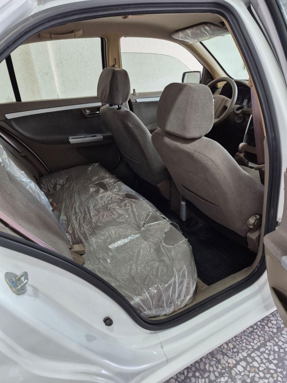 سمند LX XU7 - 1401