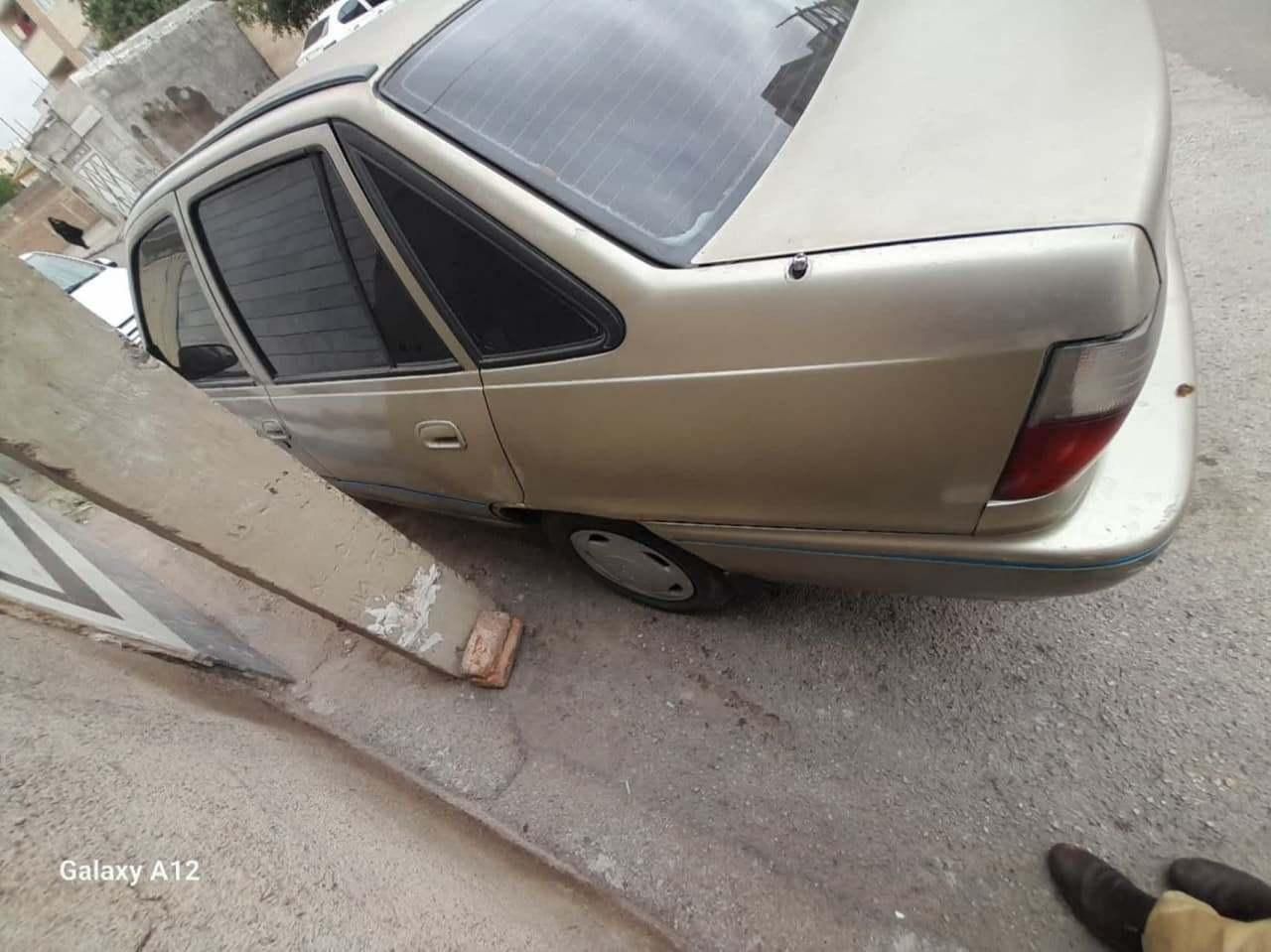 دوو سیلو هاچبک - 1381