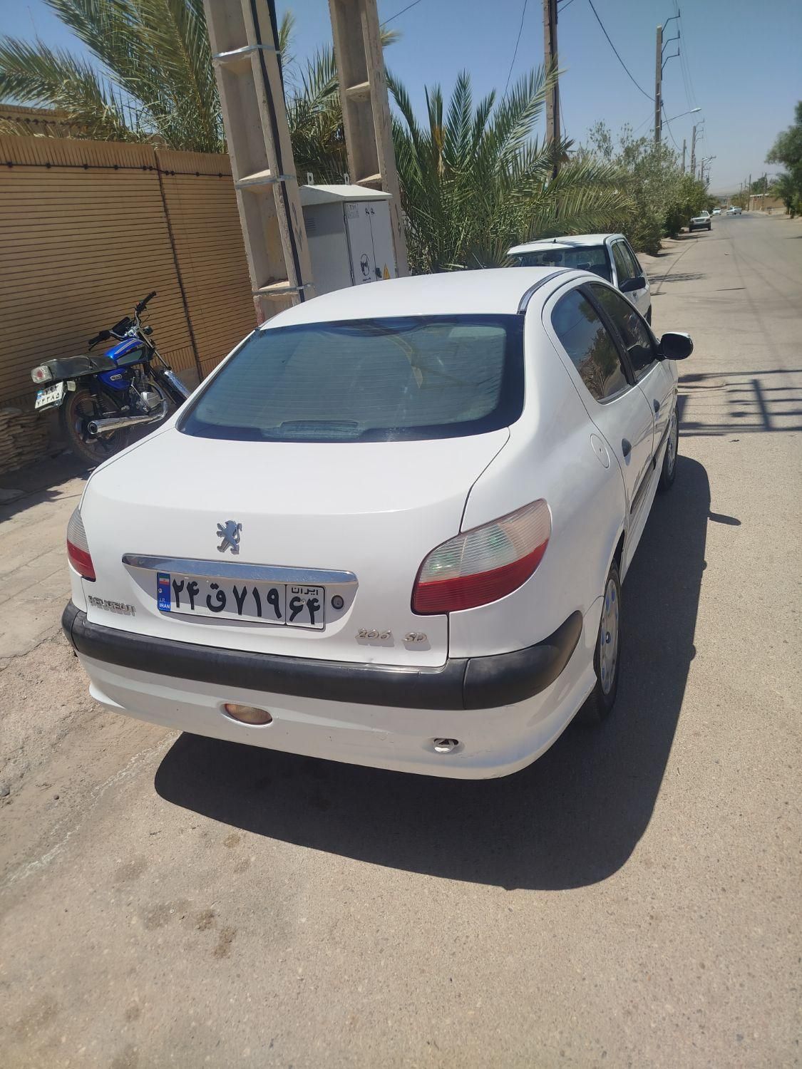 پژو ۲۰۶ صندوق دار v8 - 1390