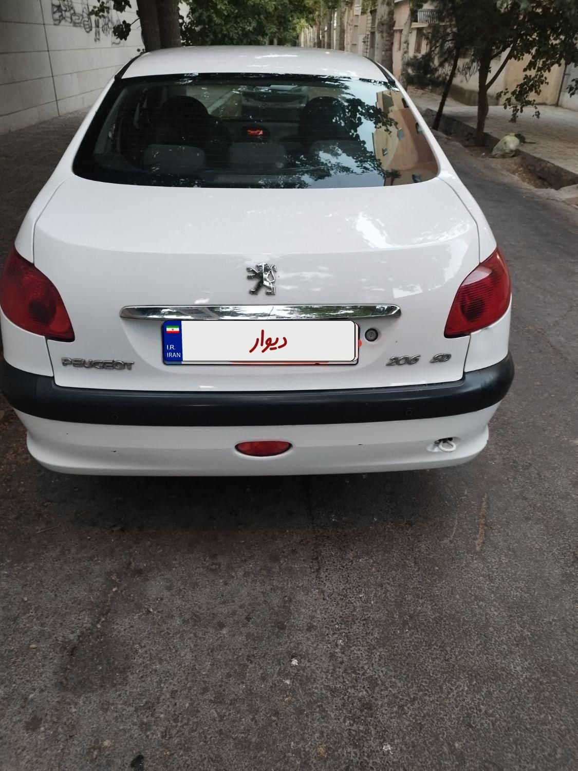 پژو ۲۰۶ صندوق دار v8 - 1396