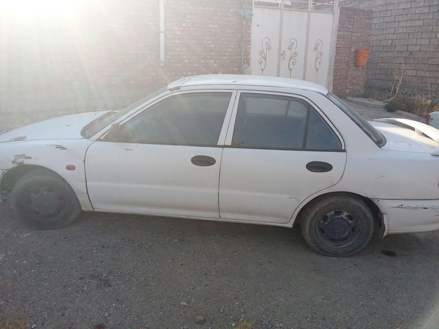 میتسوبیشی لنسر 1.6 لیتر دنده ای - 1993