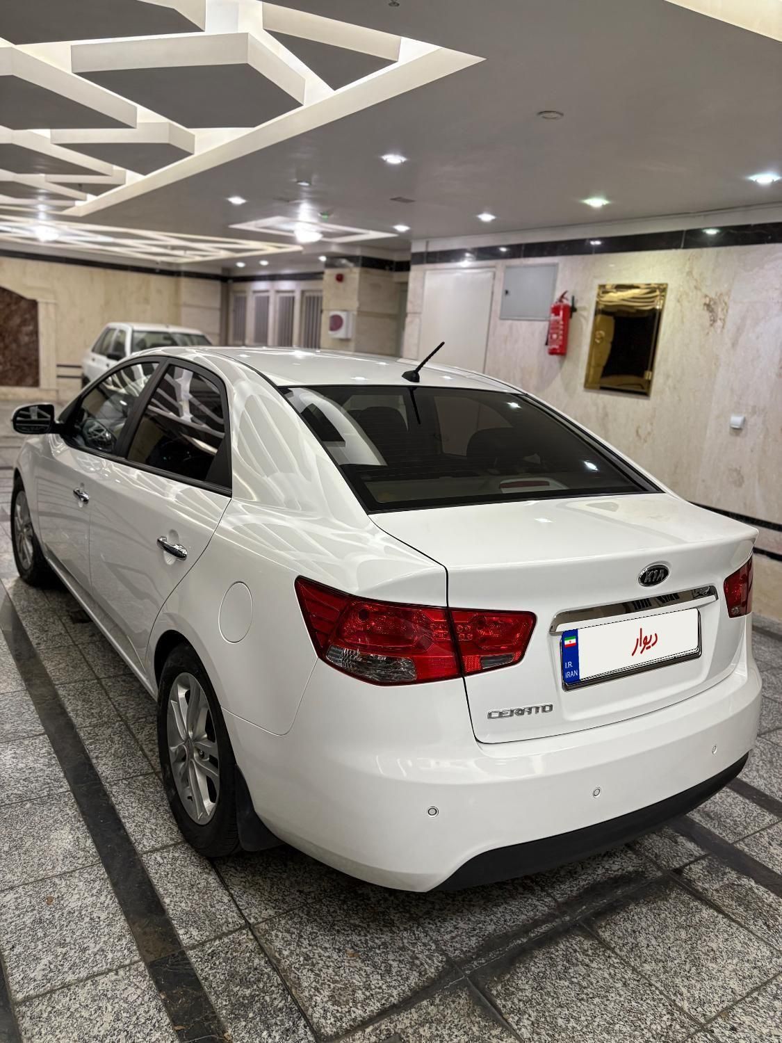 خودرو کیا، سراتو مونتاژ آگهی ann_19448901