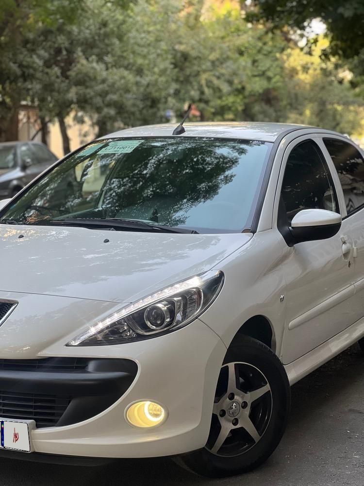 پژو ۲۰۷ صندوق دار اتوماتیک - 1399