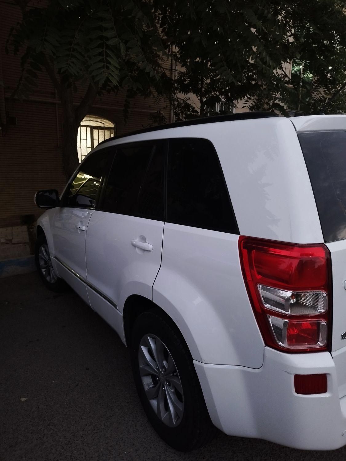 سوزوکی ویتارا ایران خودرو 2400 اتوماتیک - 1396