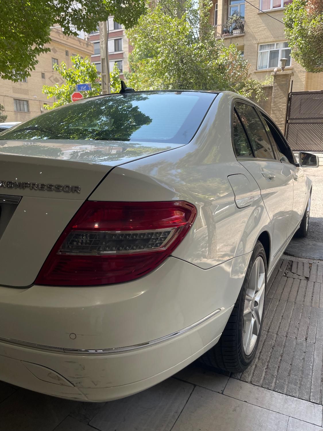 بنز C 200 - 2010