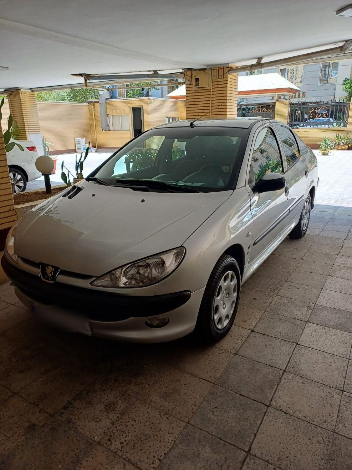 پژو ۲۰۶ صندوق دار v8 - 1398