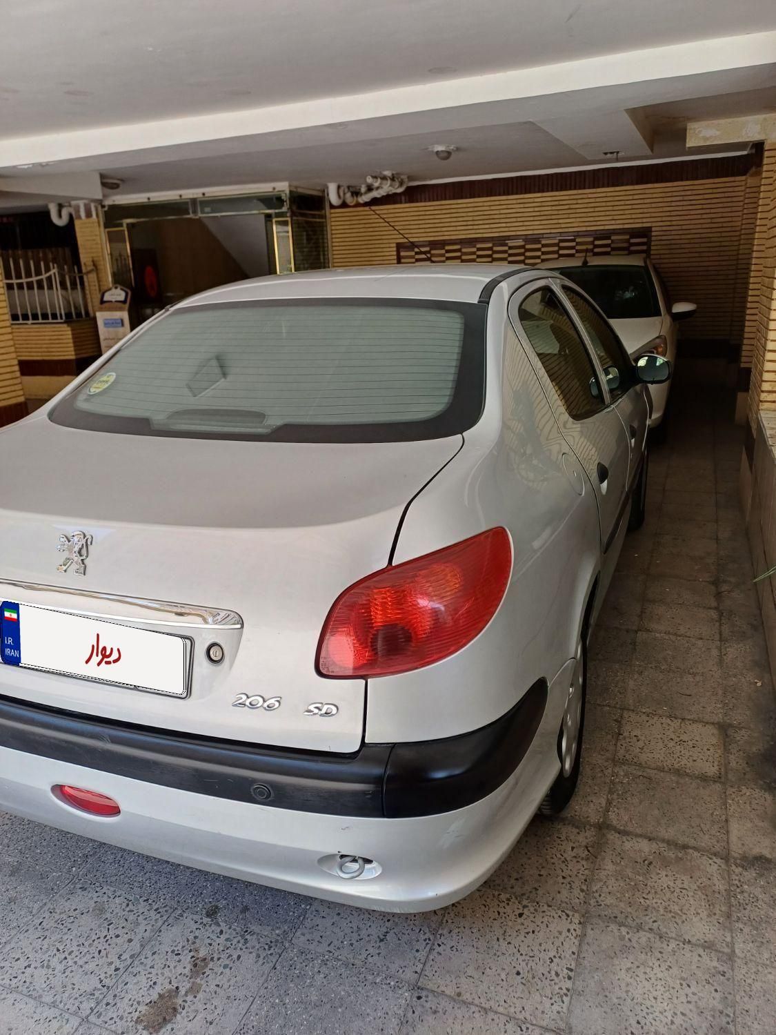 پژو ۲۰۶ صندوق دار v8 - 1398