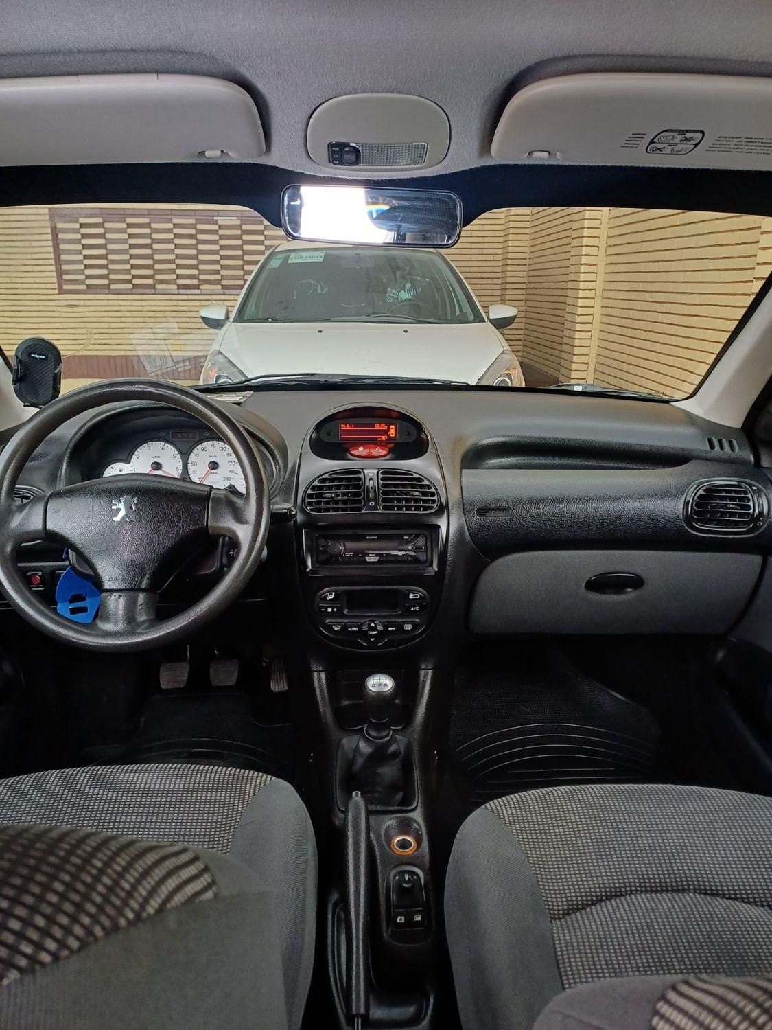 پژو ۲۰۶ صندوق دار v8 - 1398