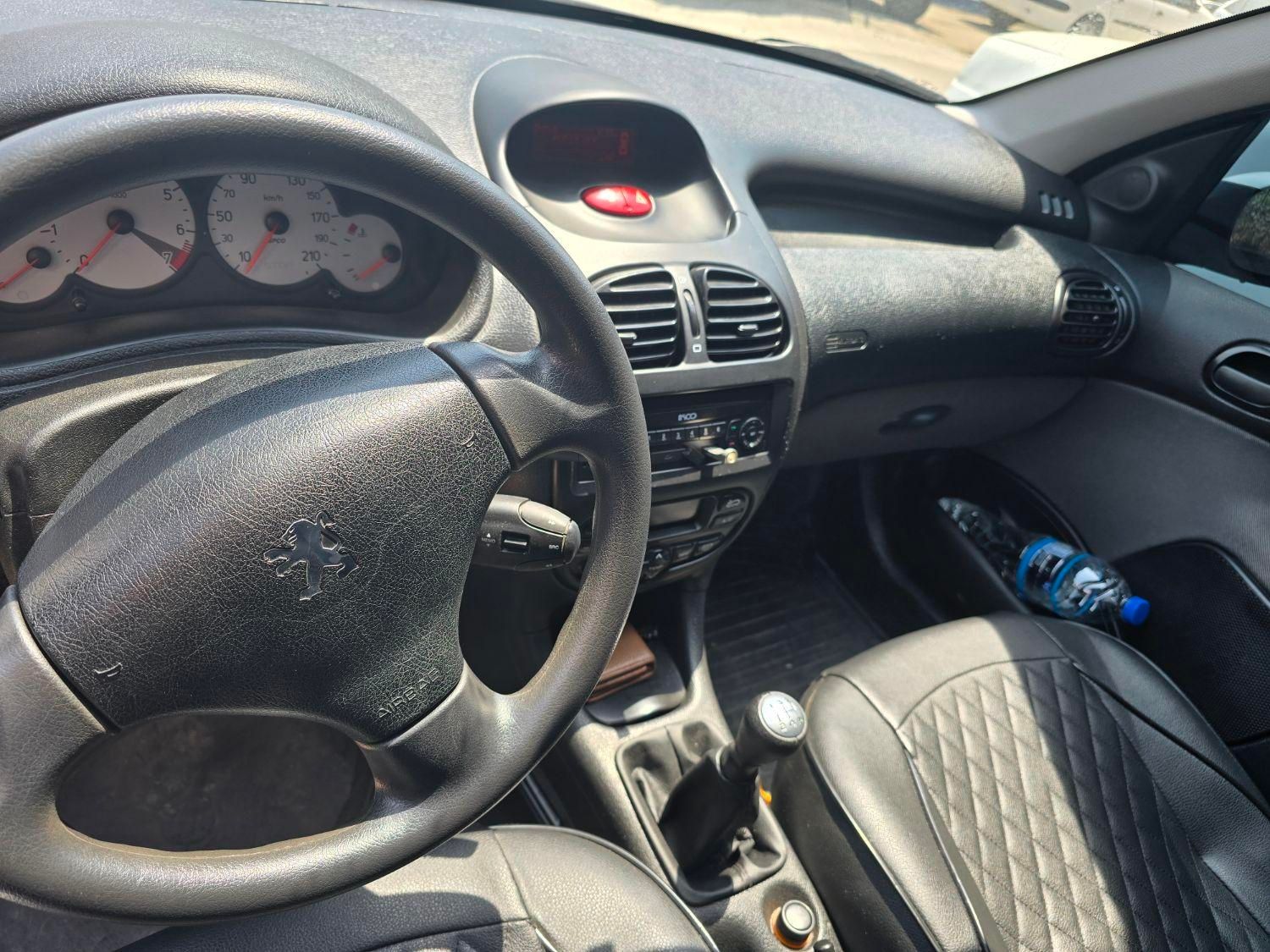 پژو ۲۰۶ صندوق دار v8 - 1400