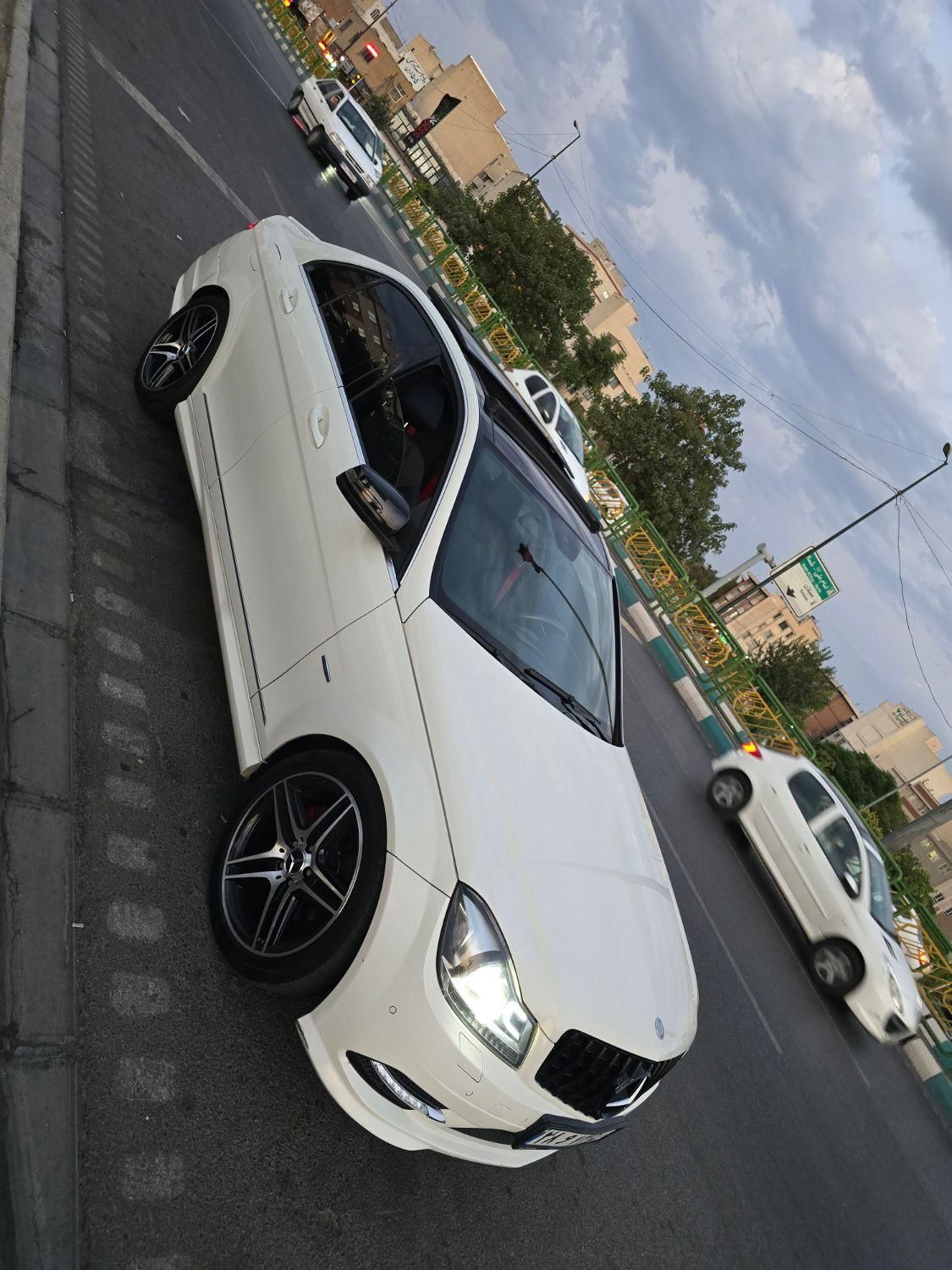 بنز C 200 - 2011